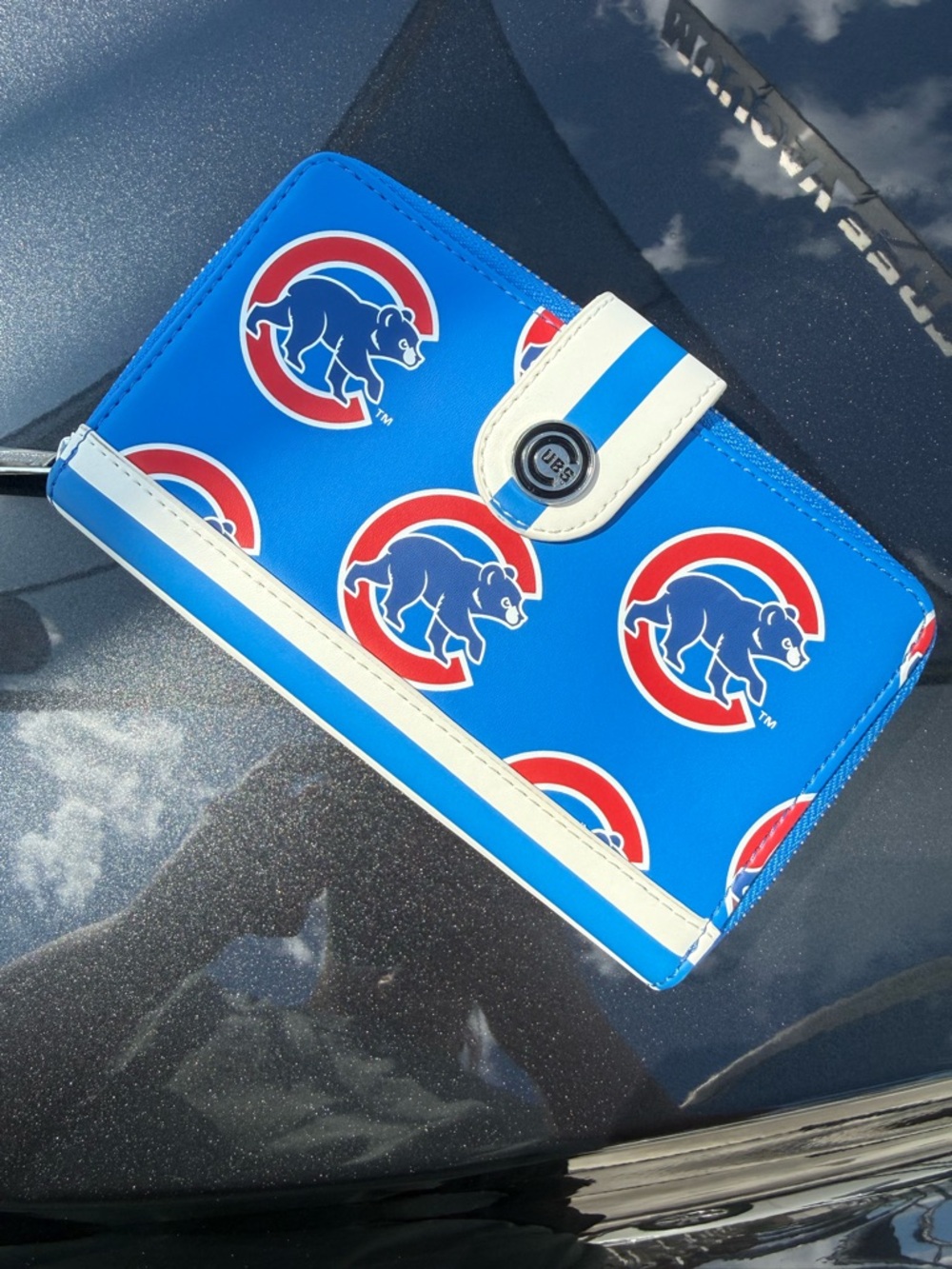 Chicago Cubs Loungefly Zip Wallet - Blue with Red & White Logos